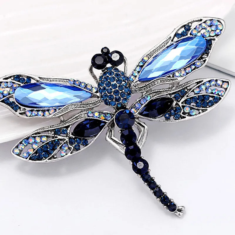 Pins Brooches Blue Crystal Vintage Dragonfly Brooches for Women High Grade Fashion Insect Brooch Pins Coat Accessories Animal Jewelry Gifts 231025