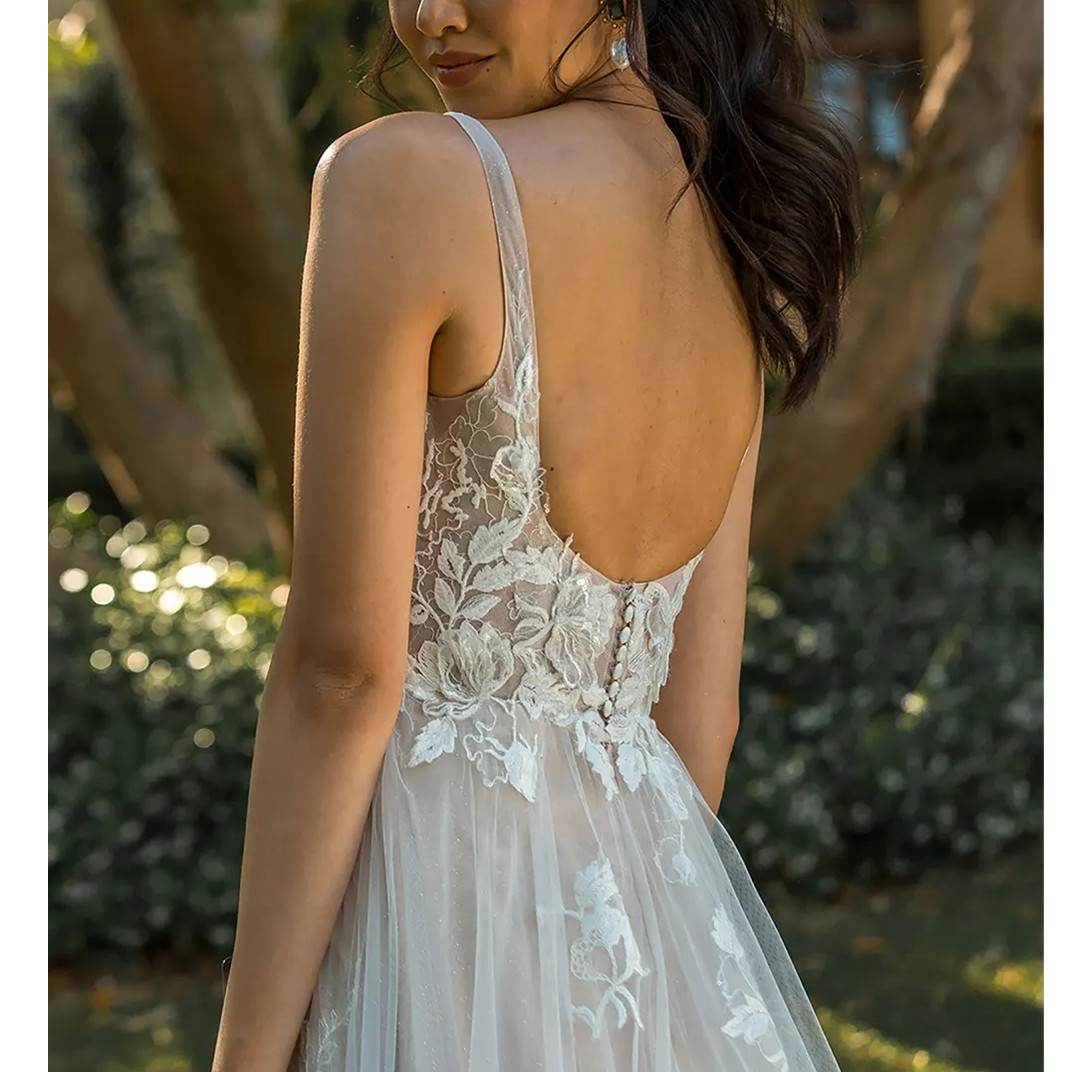 Princess Boho Wedding Dress Women Gorgeous Sleeveless Lace Appliques Pleats A-Line Bridal Gowns Sweep Train