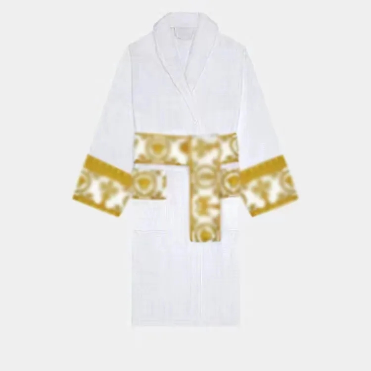 2026 High Quality Cotton Men Women Bathrobe Sleepwear Long Robe Designer Letter Print Couples Sleeprobe Nightgown Winter Warm Unisex Pamas 7 Colors