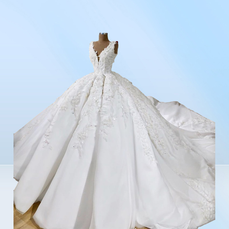 Ball Gown Wedding Dresses with Petticoat V Neck Lace Appliques Beads A Line Elegant Country Wedding Dress Plus Size Bridal Go