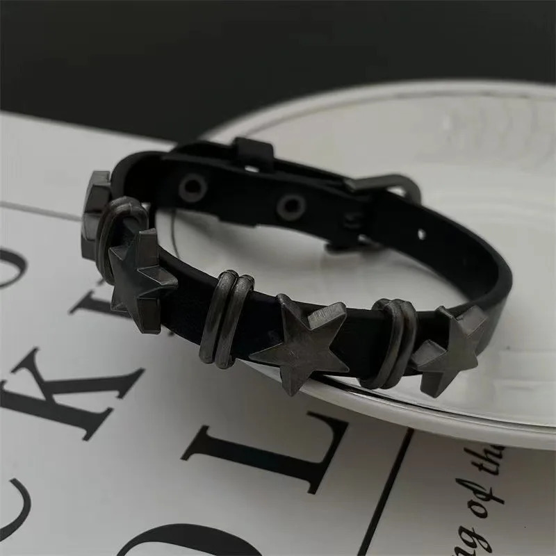 Chokers Silver Plated Sweet Cool Punk Style Y2K Dark Cowhide Collar Spicy Girl Gothic Retro Couple Choker Neckchain Jewelry 231025