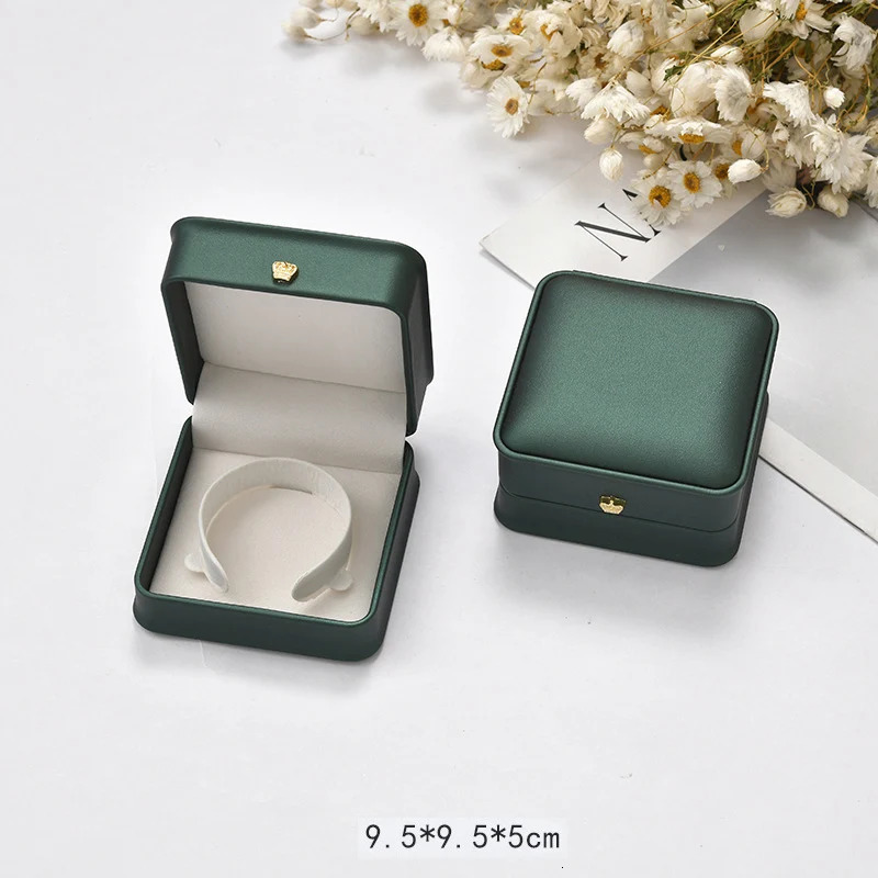 Jewelry Boxes Dark Green Leather Wedding Ring Pendant Bracelet Collect Box Organizer Storage Case Gift Jewelry Tray Packaging Box Wholesale 231025