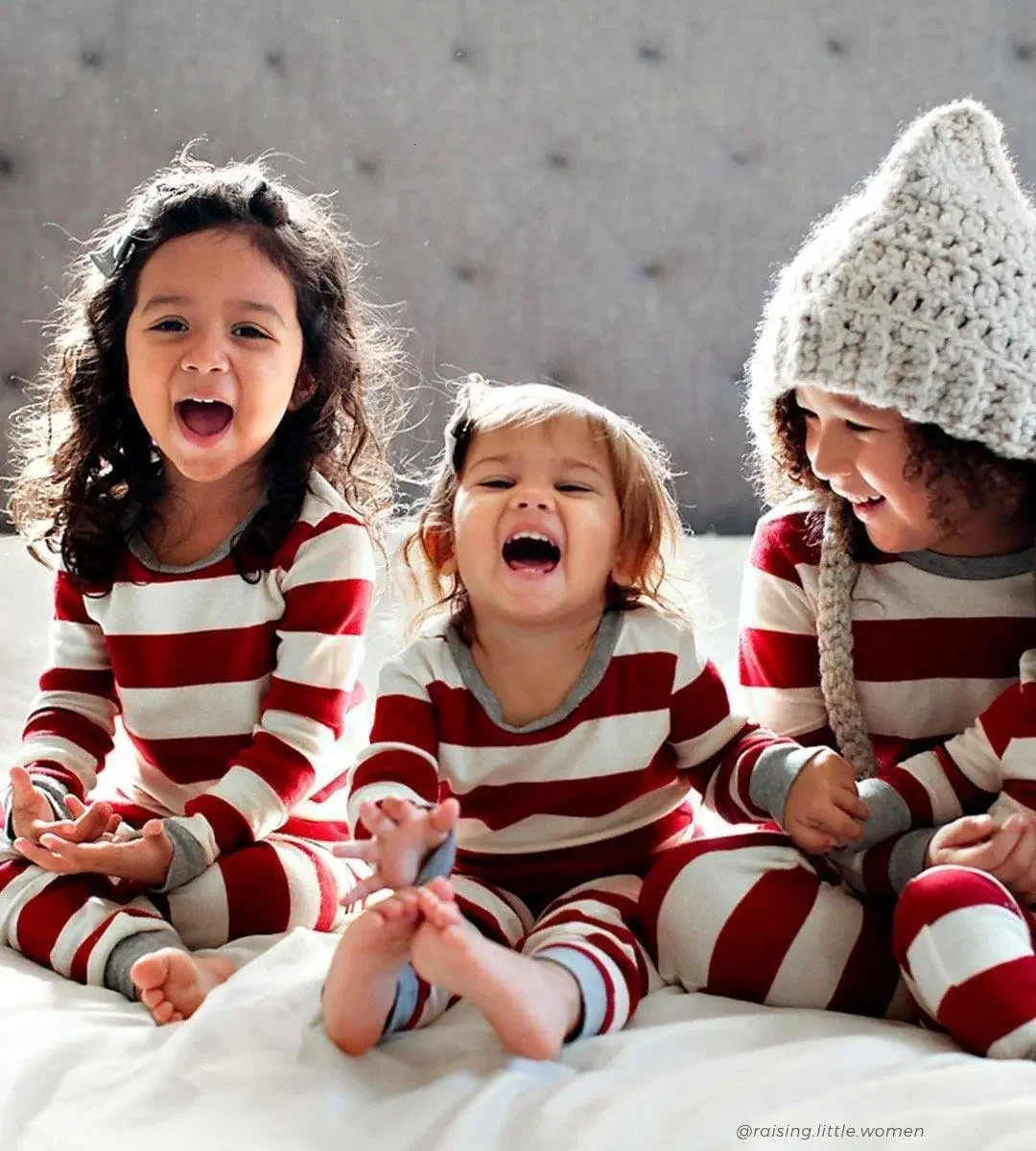 Family Matching Outfits Print Mom Daughter Dad Son Baby Clothes Soft Loose Sleepwear Xmas Look Winter Christmas Pajamas Set Striped 231026