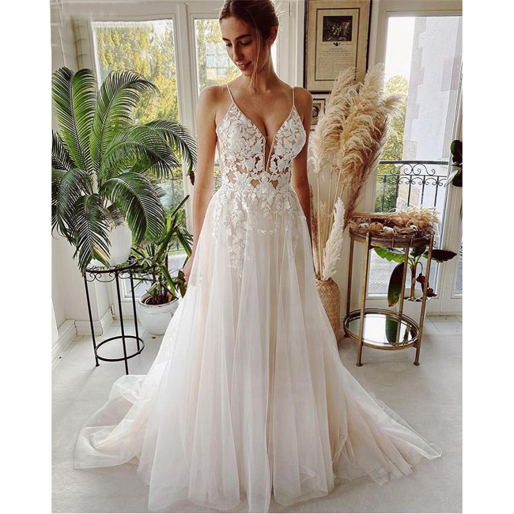 ZJ9289 Bohemian Wedding Dress V Neck Lace Boho Spaghetti Straps Backless Beach Bridal Gowns 2023