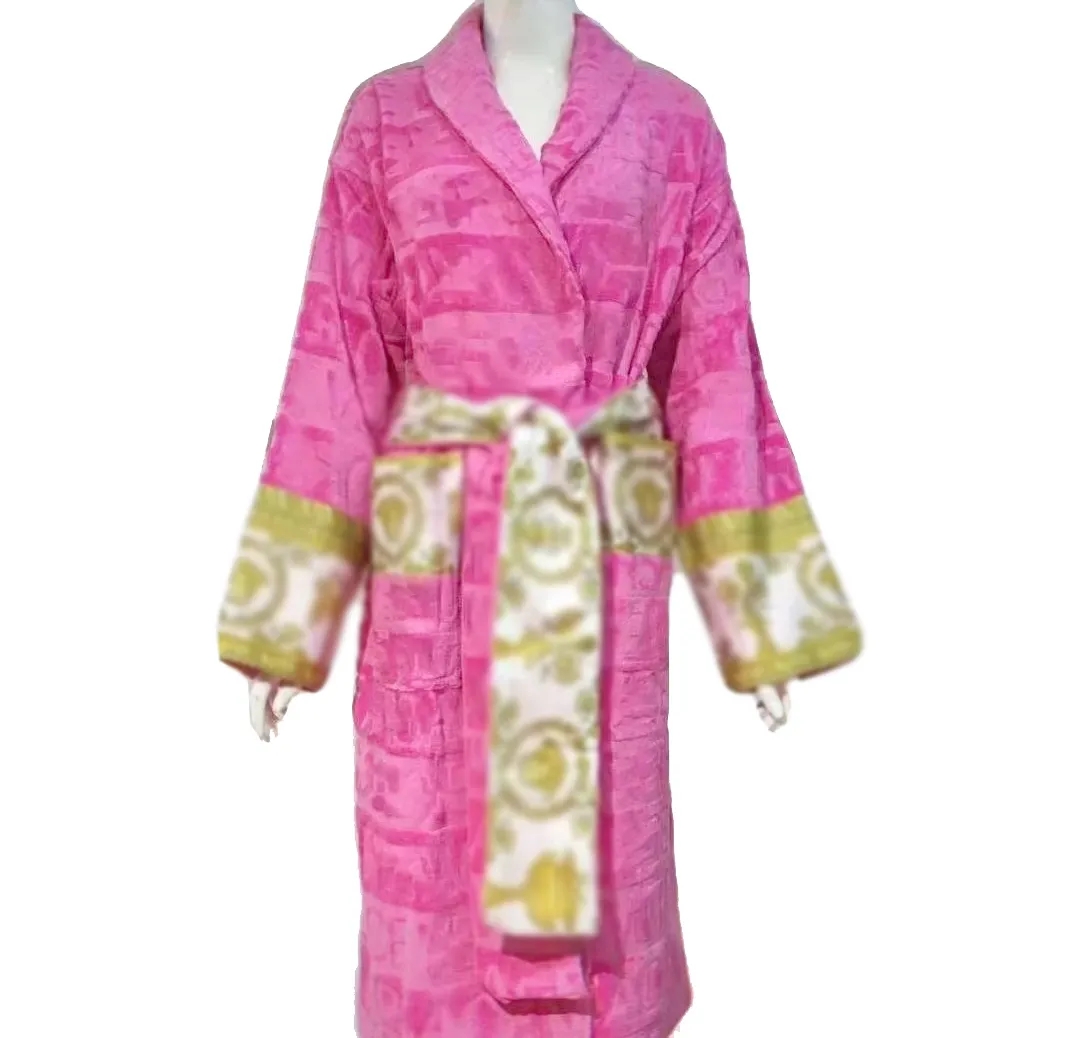 2026 High Quality Cotton Men Women Bathrobe Sleepwear Long Robe Designer Letter Print Couples Sleeprobe Nightgown Winter Warm Unisex Pamas 7 Colors