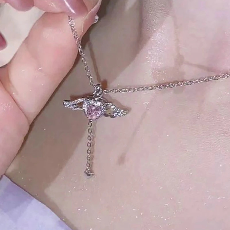 Chokers Kpop Fairy Wings Pink Heart Crystal Pendant Necklace Y2K Egirl Emo Women Clavicle Chain Choker Fashion Jewelry Gifts 231025