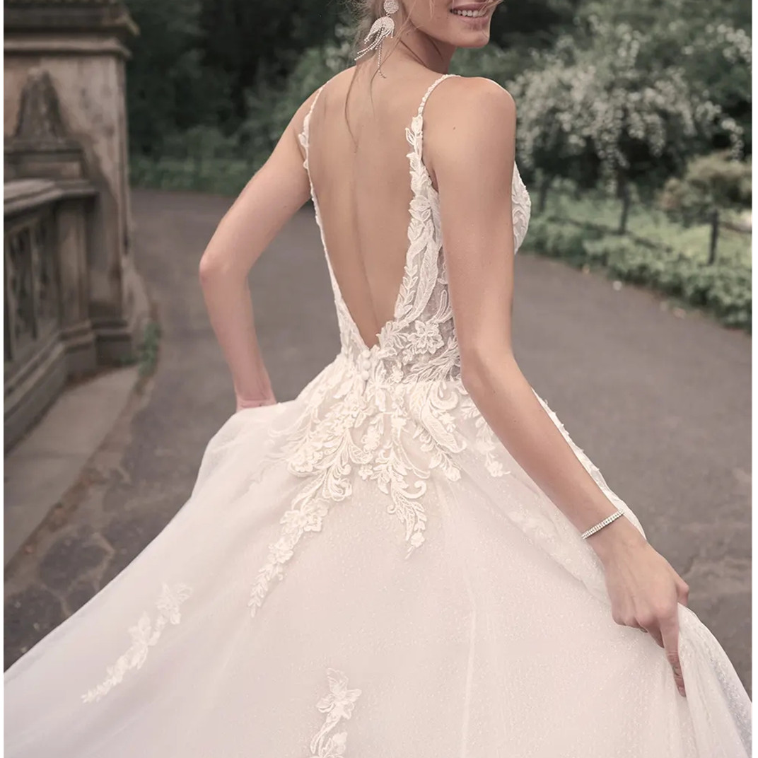 Lace Boho Wedding Dresses V Neck Elegant A-Line Sleeveless 3D Appliqued Party Gown Side Split Sexy Backless Dress