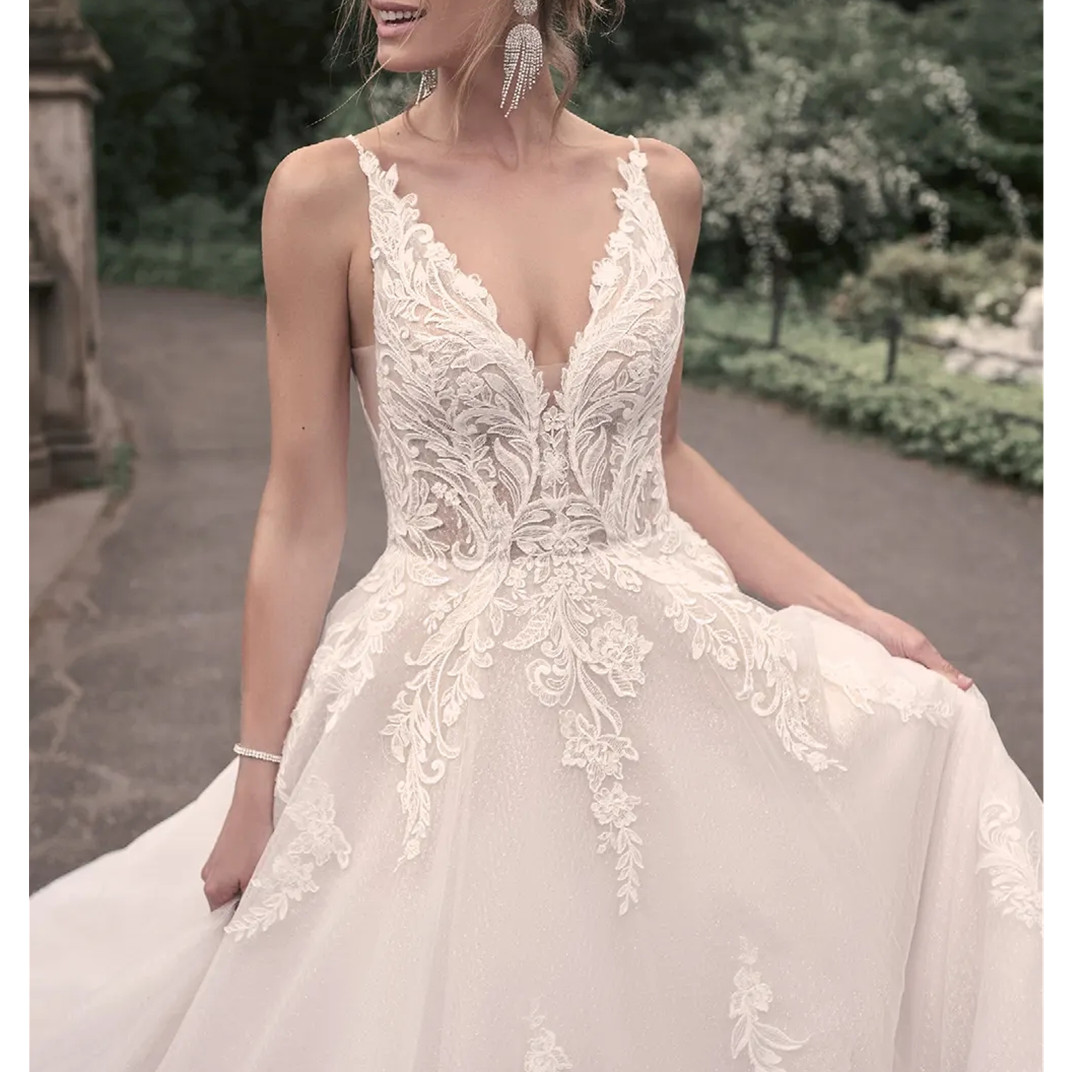 Lace Boho Wedding Dresses V Neck Elegant A-Line Sleeveless 3D Appliqued Party Gown Side Split Sexy Backless Dress