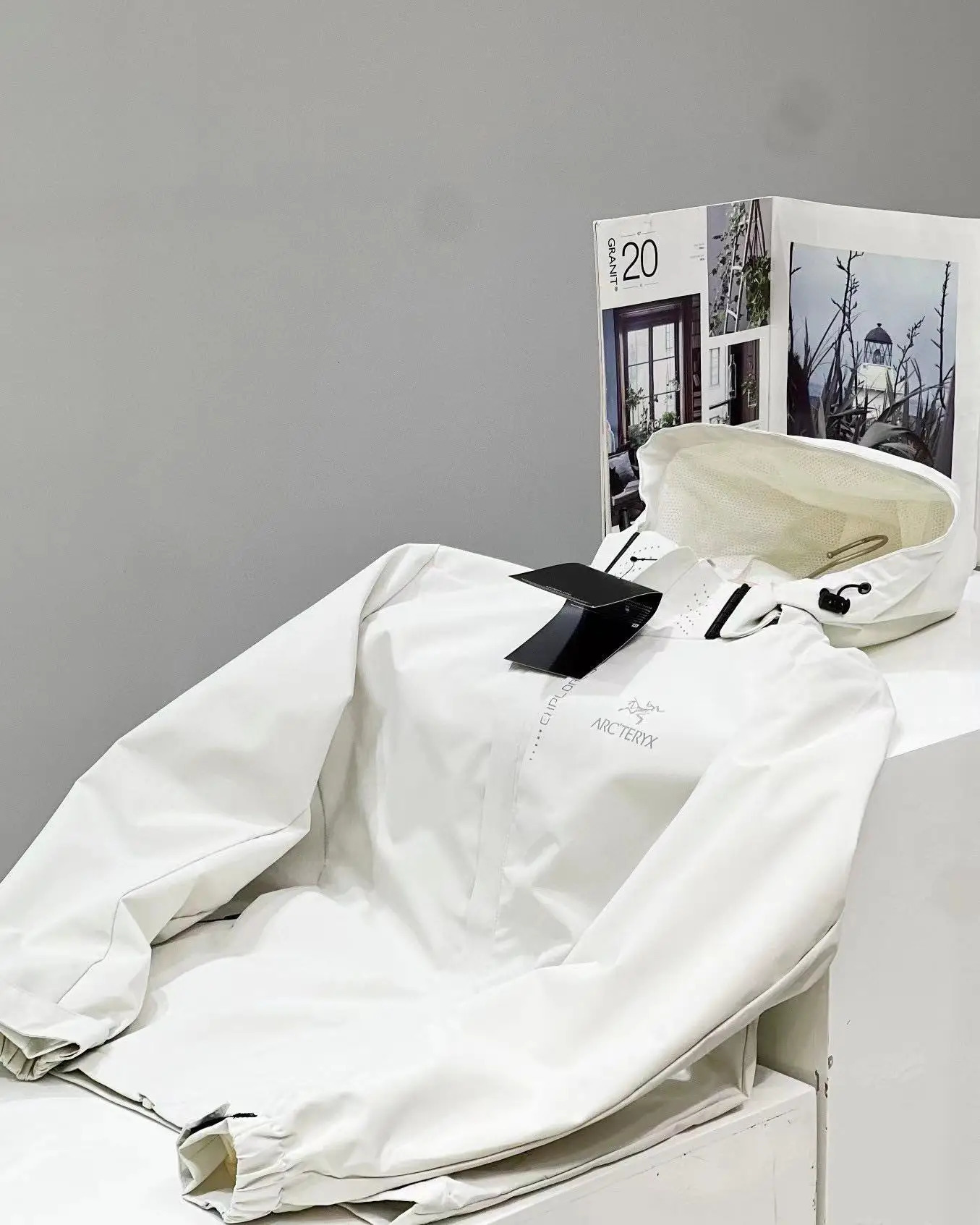 Men's Jackets 2024 Spring And Autumn Casual High Quality Hooded Baseball Jackets Outdoor Sports Jacket Top Men's Windproof Zipper Jacket 231