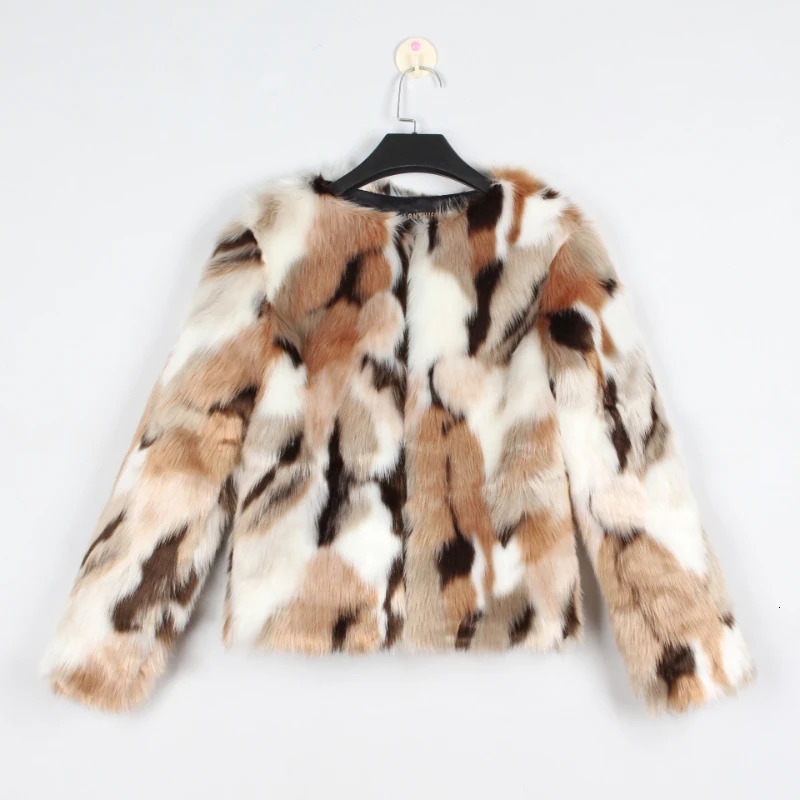 Women's Fur Faux 2023 AutumnWinter Fashion Coat Mix and Match Suitable for Street trendsetters from anywhere 231026