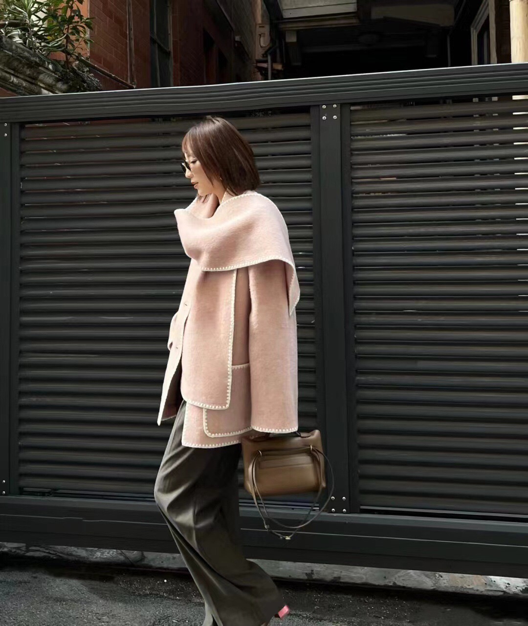 Double faced cashmere coat for women in autumn and winter 2023, medium length new style cashmere double faced woolen coat powder