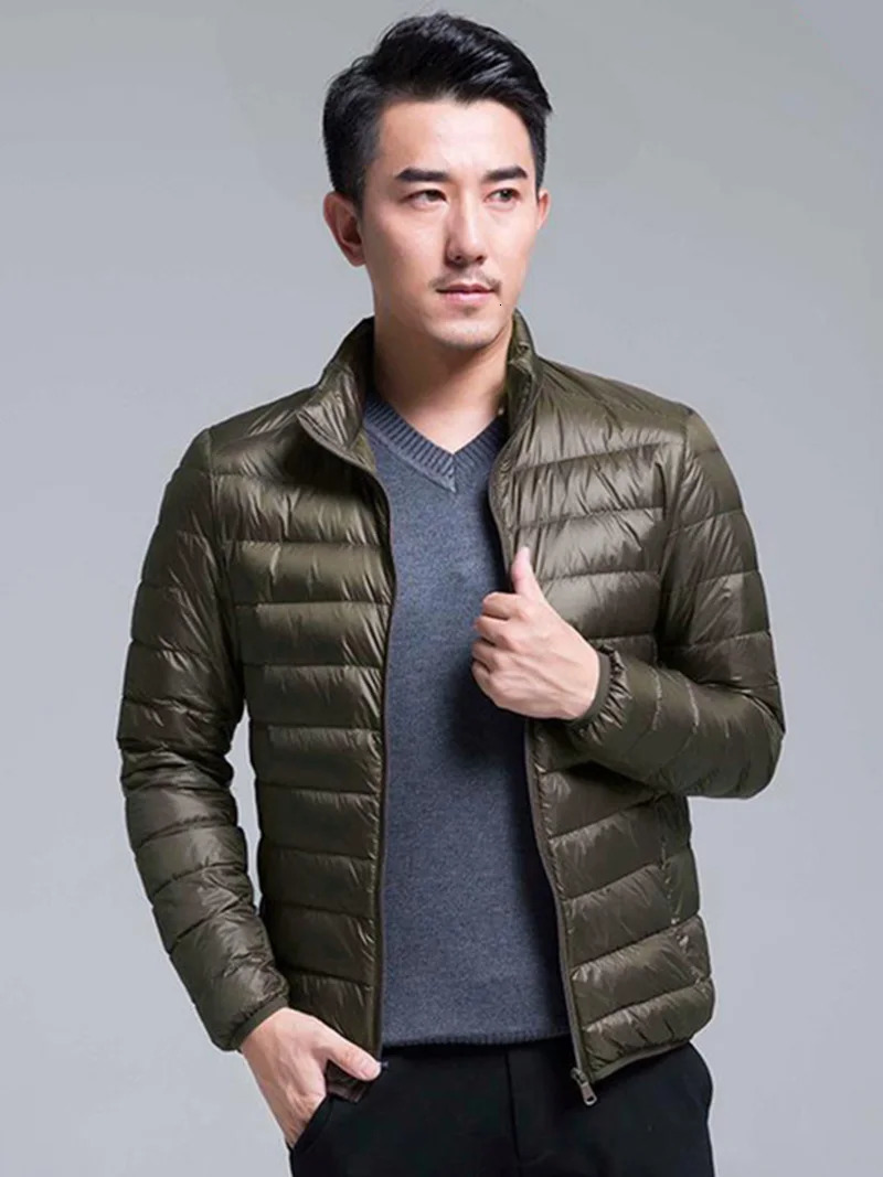 Men's Down Parkas 90% Ultra-light Thin Down Jacket Men Autumn Winter Loose Short Hooded Warm White Duck Down Coat Parka Men Portable Outerwear 23