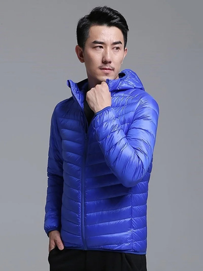 Men's Down Parkas 90% Ultra-light Thin Down Jacket Men Autumn Winter Loose Short Hooded Warm White Duck Down Coat Parka Men Portable Outerwear 23