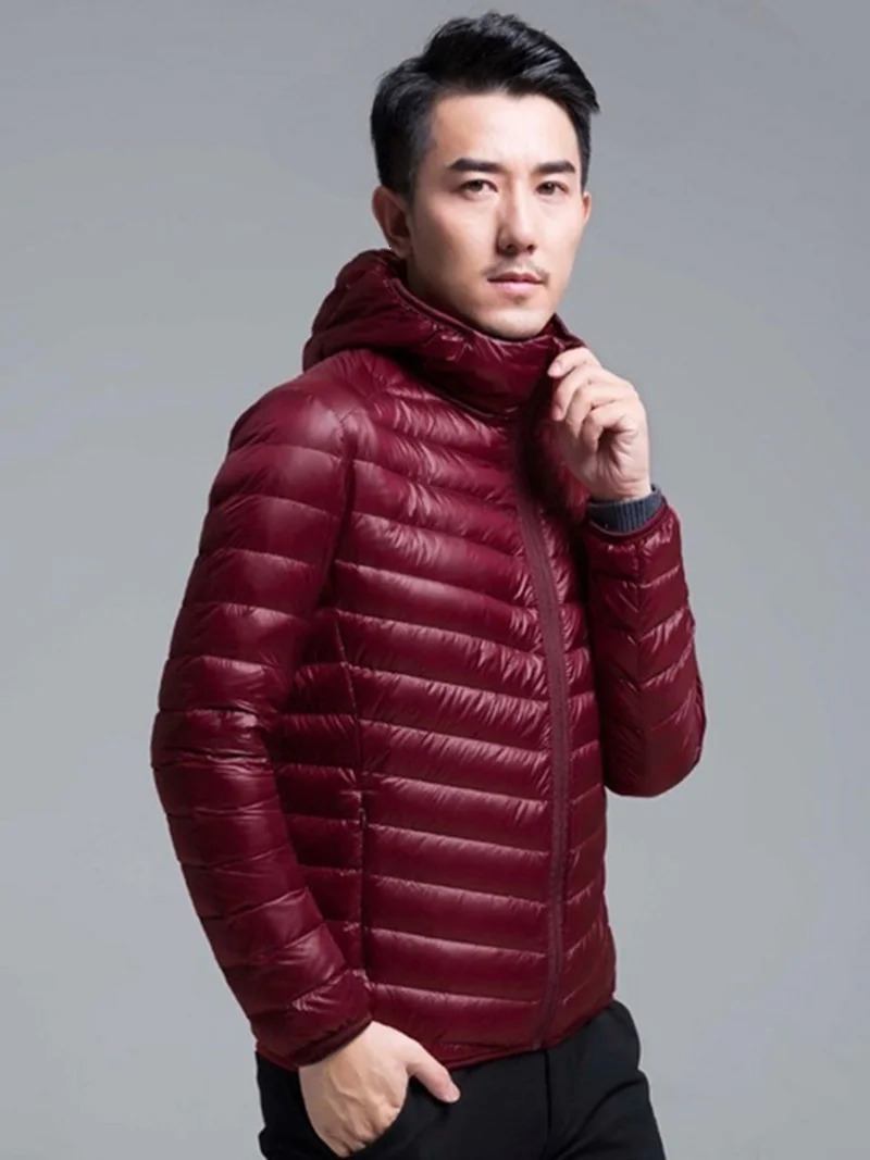 Men's Down Parkas 90% Ultra-light Thin Down Jacket Men Autumn Winter Loose Short Hooded Warm White Duck Down Coat Parka Men Portable Outerwear 23