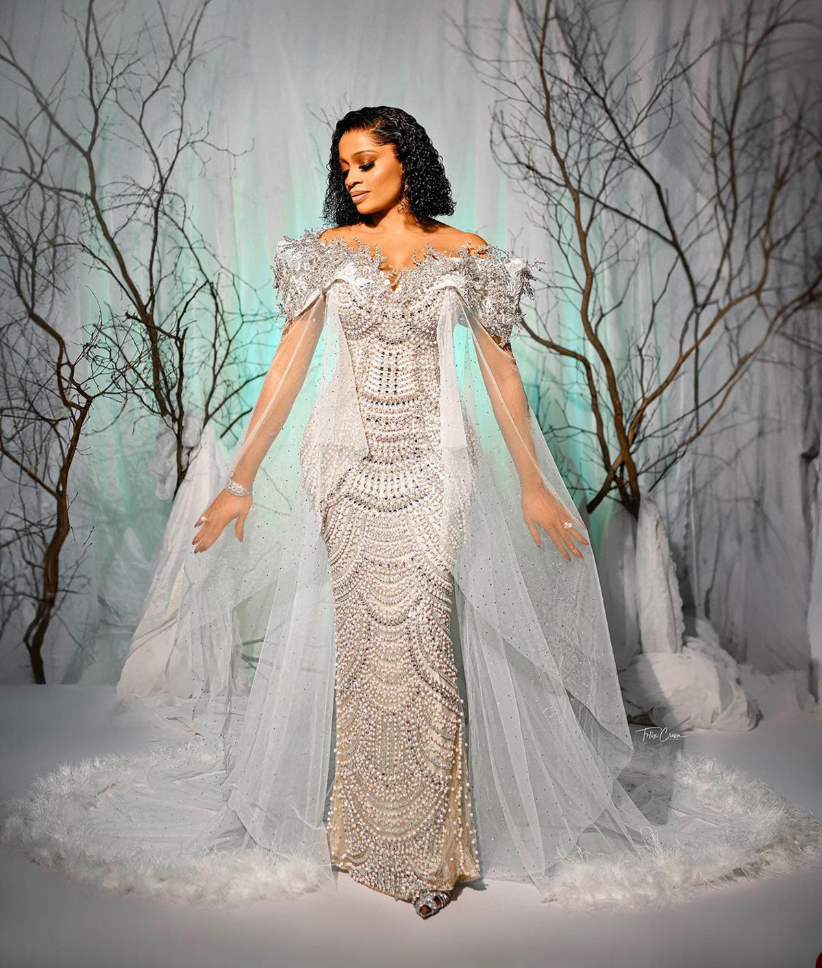 Luxurious Pearls Wedding Dresses Fashion Off The Shoulder Beading Applique Mermaid Gown vestidos de novia Custom Made