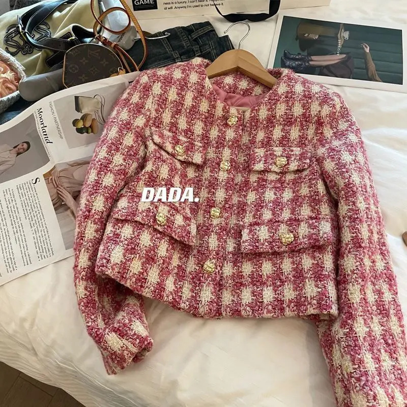 Women's Jackets KUSAHIKI Tweed Short Coat Women Autumn Korean Hit Color Plaid Jacket Fashion Elegant O-neck Single Breasted Cardigan Tops 231026
