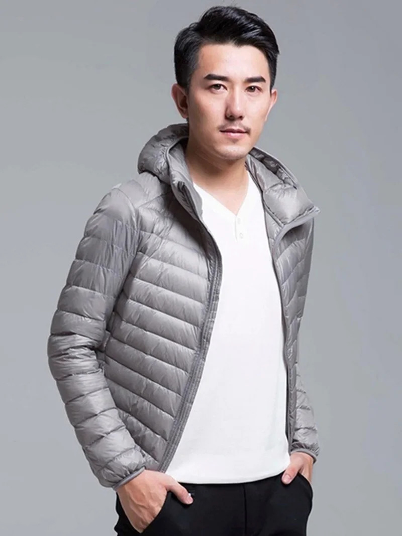 Men's Down Parkas 90% Ultra-light Thin Down Jacket Men Autumn Winter Loose Short Hooded Warm White Duck Down Coat Parka Men Portable Outerwear 23