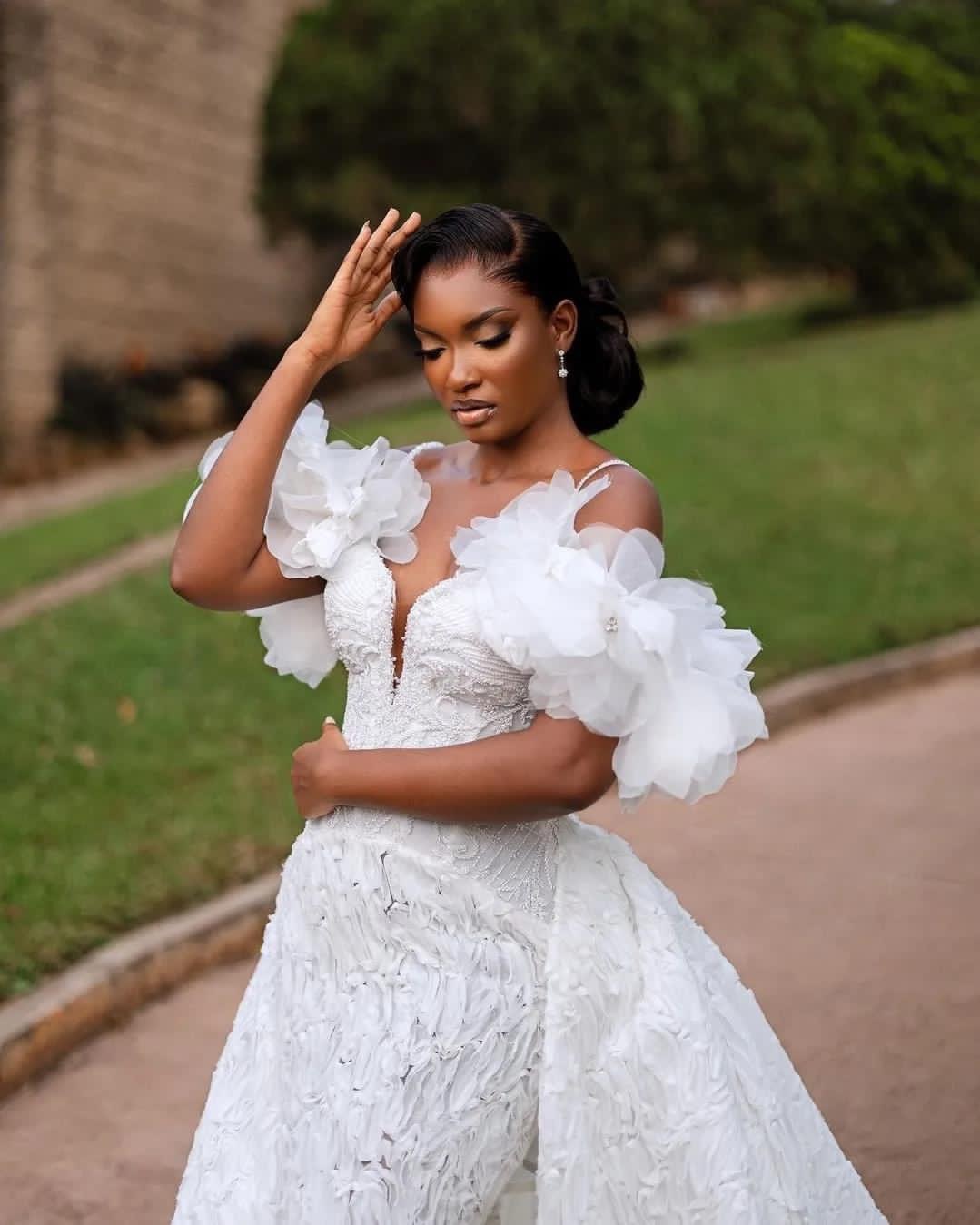 2023 Nov Arabic Aso Ebi Plus Size White Mermaid Luxurious Wedding Dress Lace Beaded Bridal Gowns Dresses ZJ505