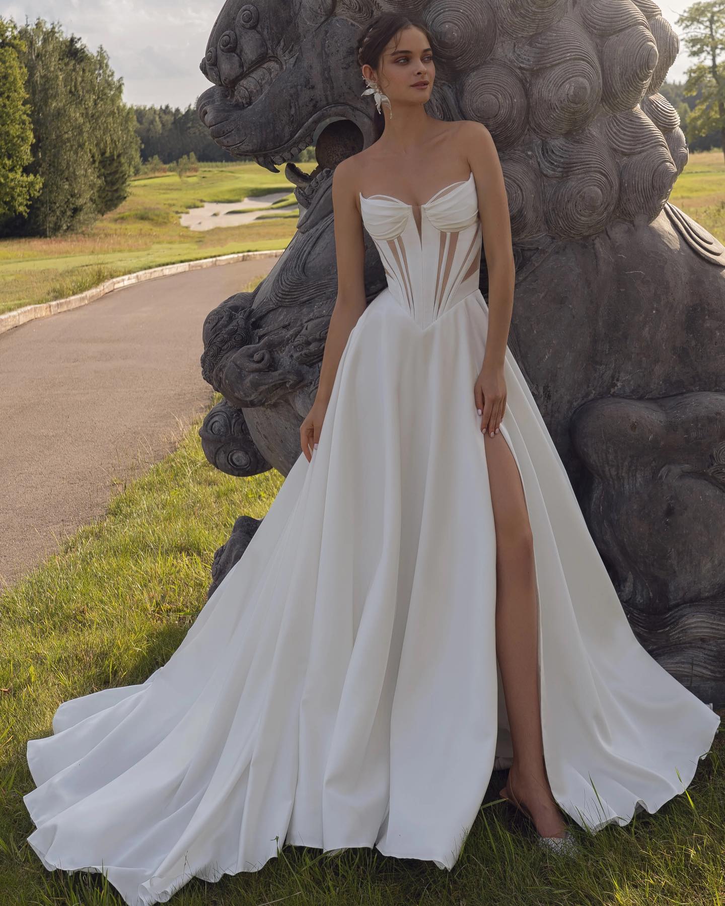 Stunning Side Split Wedding Dresses Strapless Neck Bridal Gowns A Line Satin Sweep Train Vestido De Novia