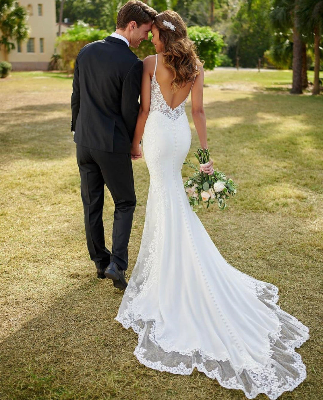 Amazing Mermaid Lace Wedding Dresses Backless Bridal Gowns Sheer Plunging Neckline Sweep Train Vestido De Novia