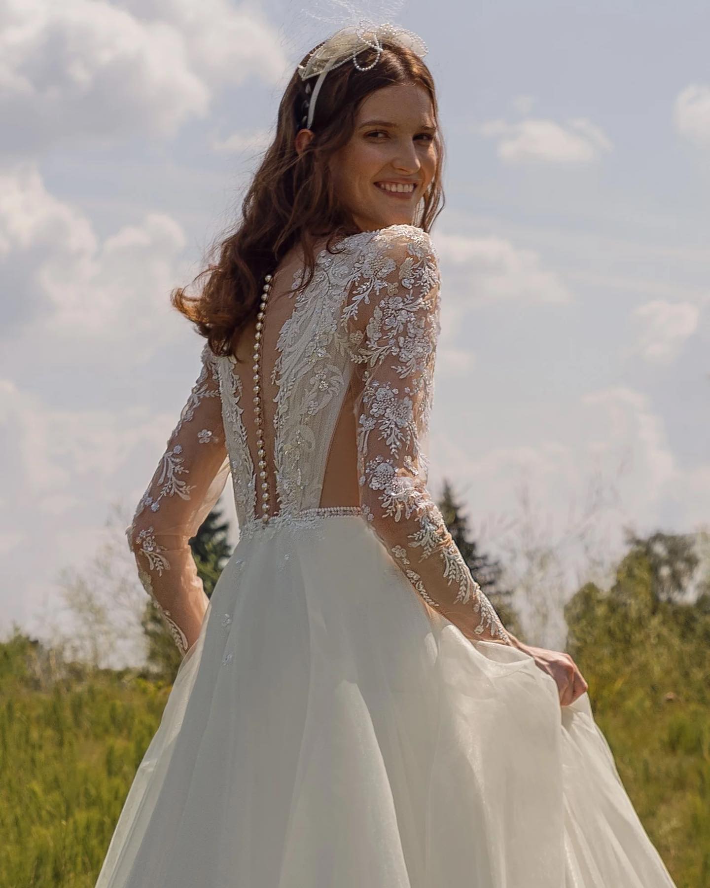 Amazing Beaded Lace Wedding Dresses Deep V Neckline Appliqued Bridal Gowns Long Sleeves A Line Tulle Sequined Vestido De Novia