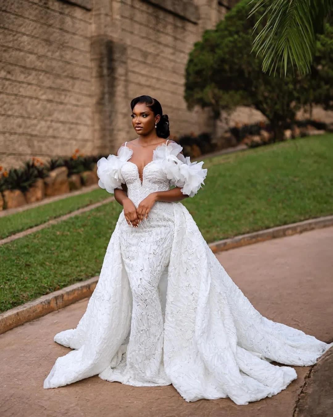 2023 Nov Arabic Aso Ebi Plus Size White Mermaid Luxurious Wedding Dress Lace Beaded Bridal Gowns Dresses ZJ505