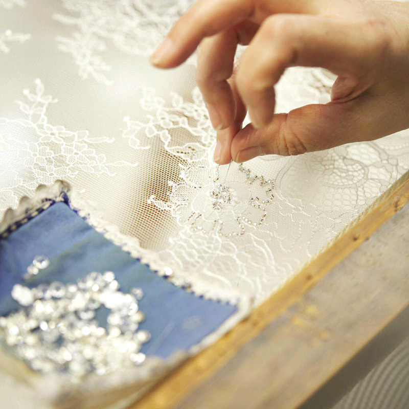 Sexy Navy Blue Bling Quinceanera Dresses Ball Gown Off Shoulder Gold Embroidery Lace Crystal Beads Sequined Sweet 16 Vestido