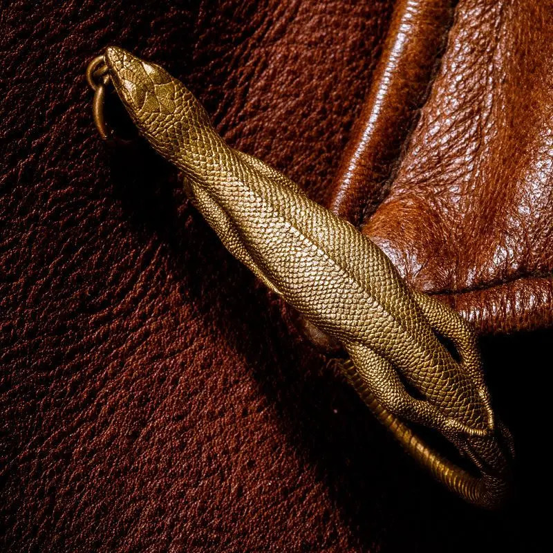 Keychains Lanyards Vintage Brass Lizard Hook Key Chain Pendant Fashion Car Key Ring Bag Hanging Exquisite Handicrafts Accessories 231027CJ - view 4