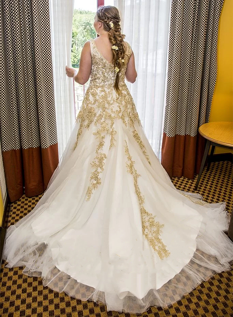 Vintage Princess A Line Wedding Dress Ivory And Gold Long Bridal Gowns Lace Appliques Plus Size Victorian Bride Dresses 2024 Vestido De Novia