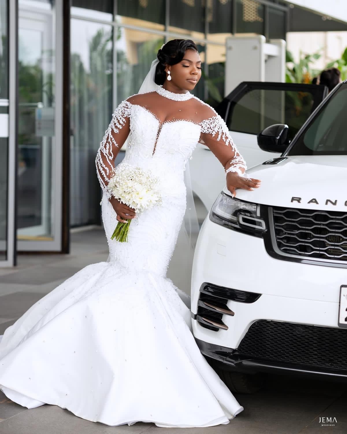 2023 Nov Arabic Aso Ebi Plus Size White Mermaid Lace Wedding Dress Beaded Pearls Bridal Gowns Dresses ZJ2035