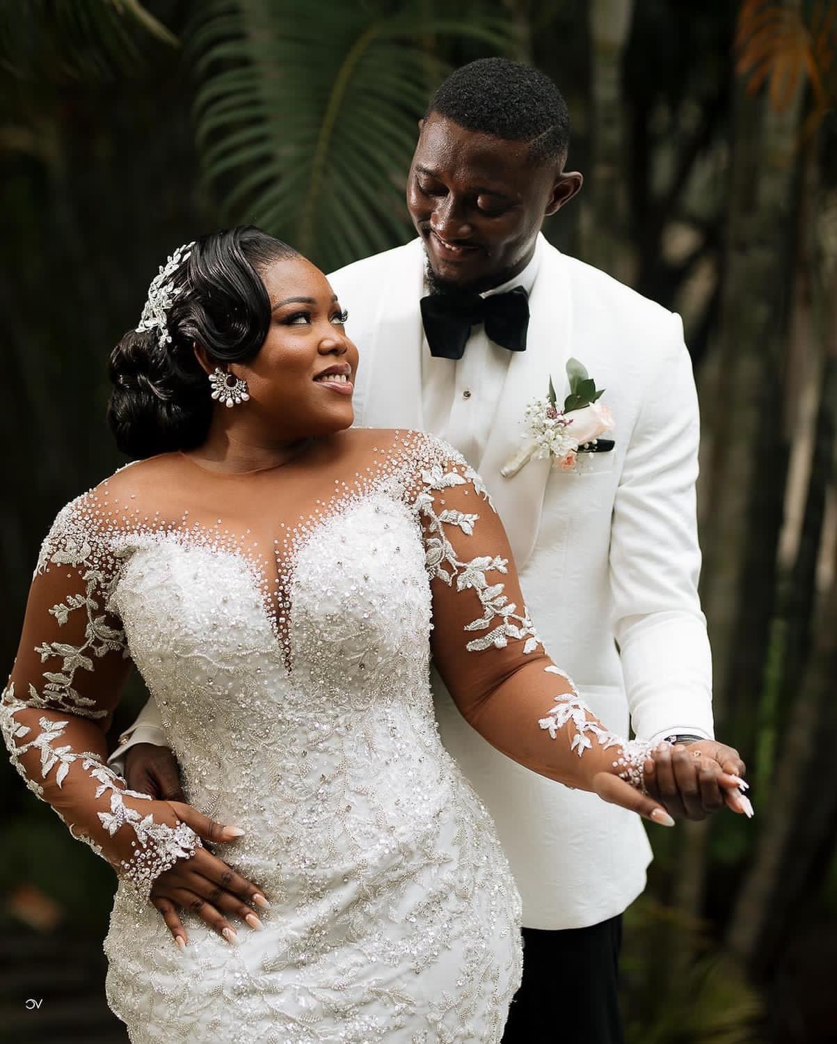 2023 Nov Arabic Aso Ebi Plus Size Luxurious Mermaid Lace Wedding Dress Beaded White Bridal Gowns Dresses ZJ1053