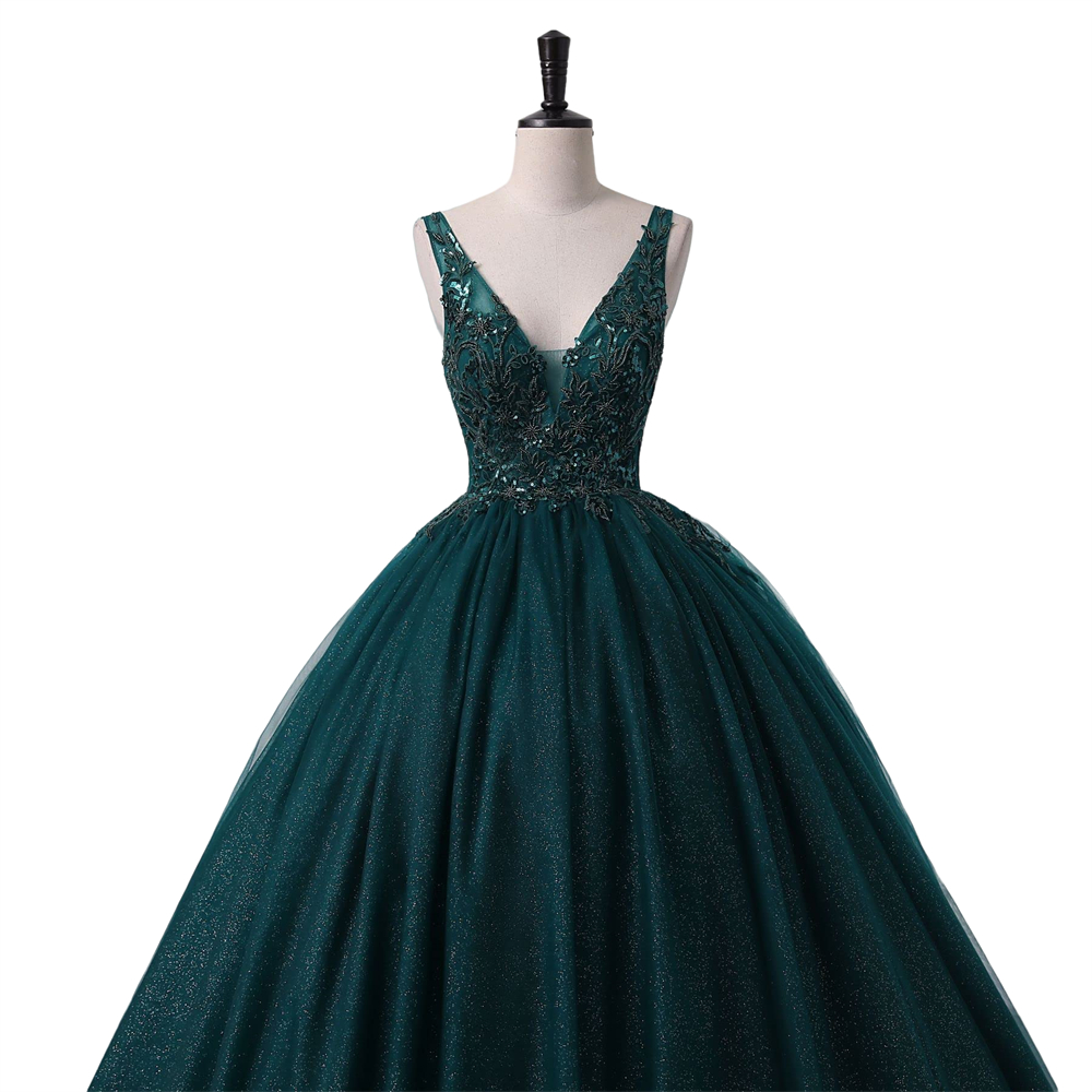 Quinceanera Dresses Princess Deep V-Neck Appliques Sequins Backless Ball Gown with Tulle Lace-up Plus Size Sweet 16 Debutante Party Birthday Vestidos 