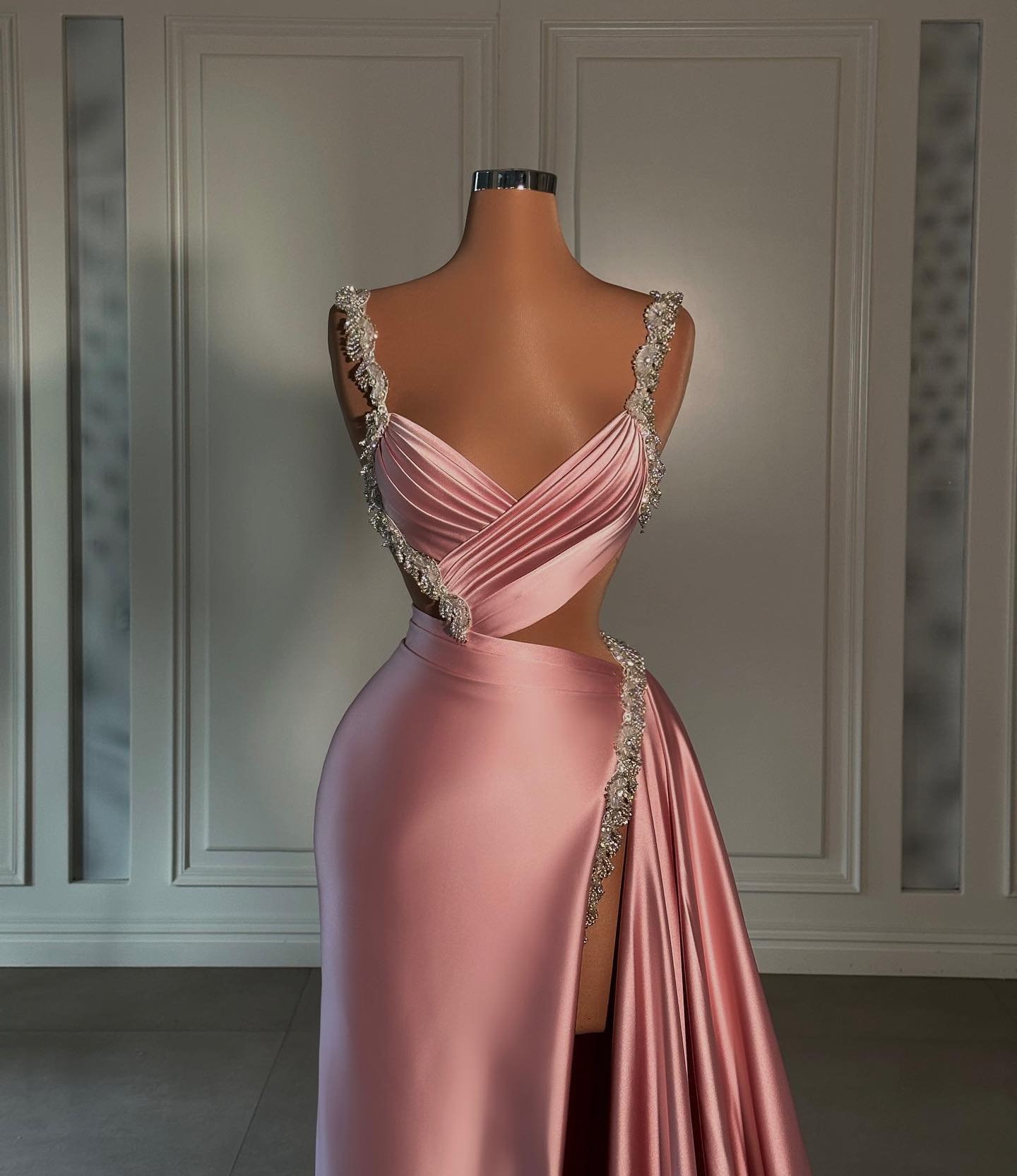 Pink Sheath Evening Gown Beaded Straps V Neck Party Prom Dresses Ruffle Sweep Train Split Formal Long Dress for special ocn