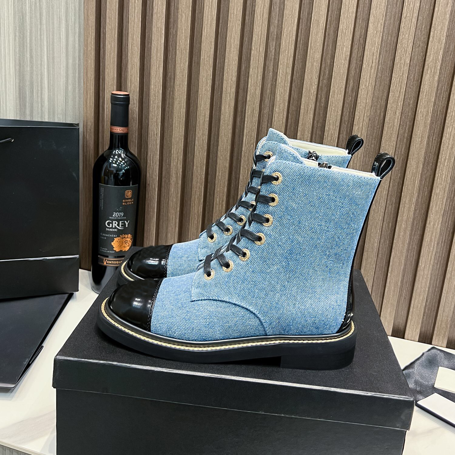 Designer Boots High Quality Women's Boots Luxury Fashion Flat Bottom Autumn/Winter Lace up Snow Boots 01