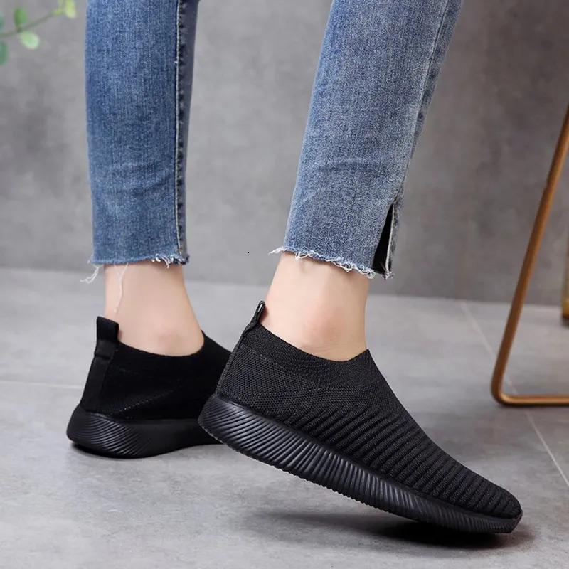 Dress Shoes VIP Knitted Sneakers for Women Autumn Slip on Breathable Mesh Casual Shoes Woman Flat Heels Plus Size Loafers Zapatos Mujer 231027