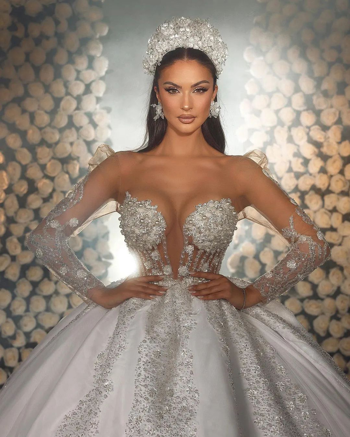 Sexy Strapless Wedding Dresses Ball Gown Sparkling Sequined Lace Pearls Beads Bridal Dress Custom Made Gowns