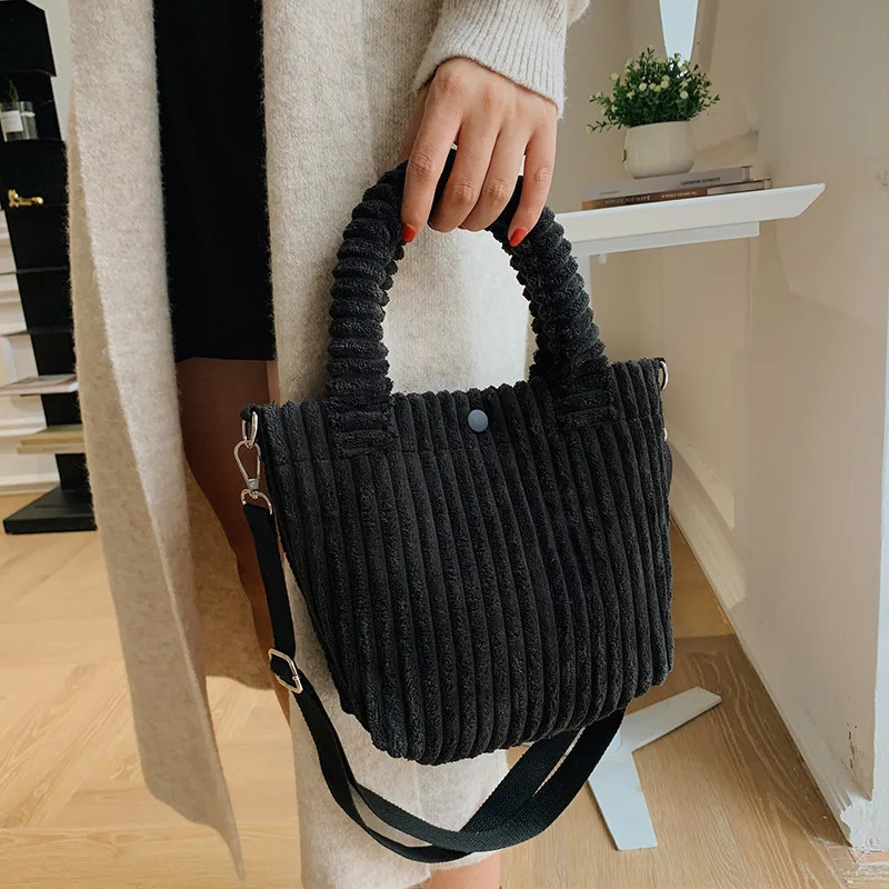 Evening Bags Autumn Winter Corduroy Bag Female Furry Handbag Ladies Plush Bucket Shoulder Bag Basket Soft Messenger Bags 231030