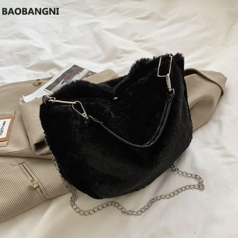 Evening Bags Women's Shoulder Bag Winter Fur Bag Plush Handbag Messenger Bags Faux Fur Soft Warm Chain Crossbody Female Bag Fluffy Bag 231030