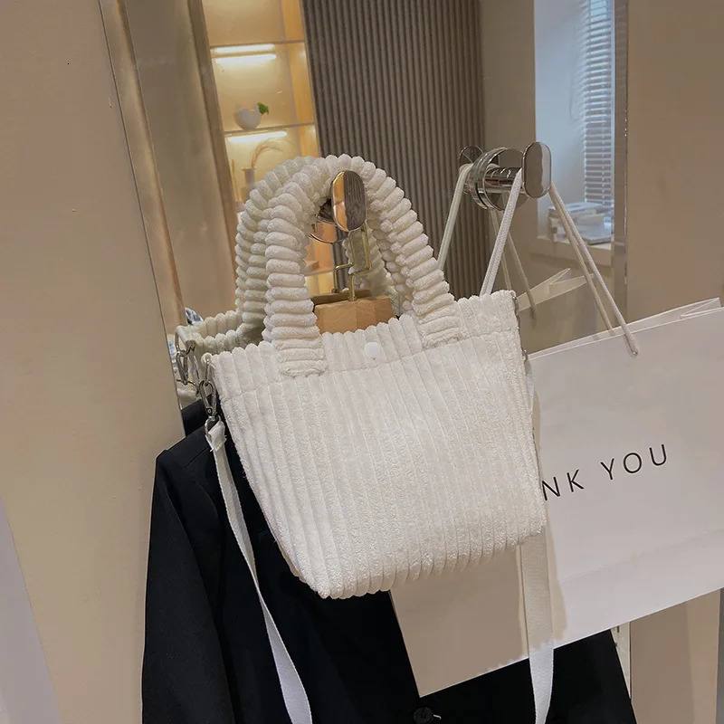 Evening Bags Autumn Winter Corduroy Bag Female Furry Handbag Ladies Plush Bucket Shoulder Bag Basket Soft Messenger Bags 231030