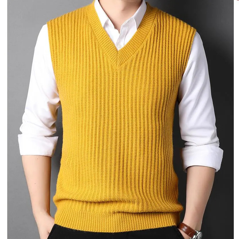 Men's Sweaters Sweater Vest Men Plus Size S-4XL Spring Autumn Oversize Mens Vests Solid Simple All-match V-neck Couples Retro Khaki Soft 231030