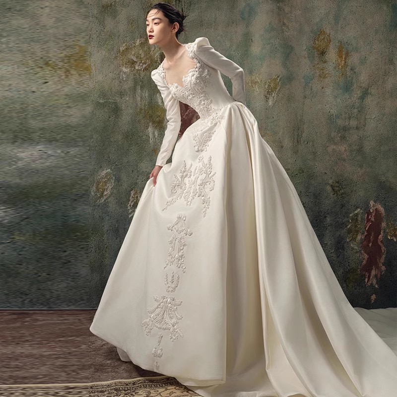 2023 Modest Long Sleeve Ball Gown Wedding Dresses princess satin Bridal Gowns plus size Lace Appliqued Sequins Plus Size Custom Made muslim Robe De Ma