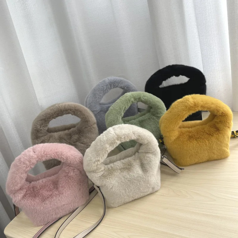 Evening Bags Faux Fur Bag Winter Soft Warm Short Plush Handbag Fashion Solid Color Zipper Fluffy Square Messenger Bag for Women Female 231030
