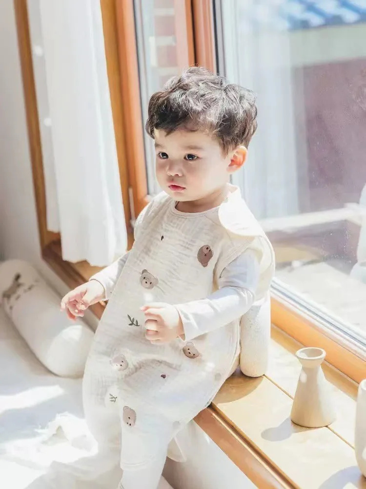 Sleeping Bags Cotton Embroidery Muslin Baby Sleeping Bag Summer Sleepsack Babies Accessories Thin Gauze Vest Pajamas Anti-Kick Quilt 231031
