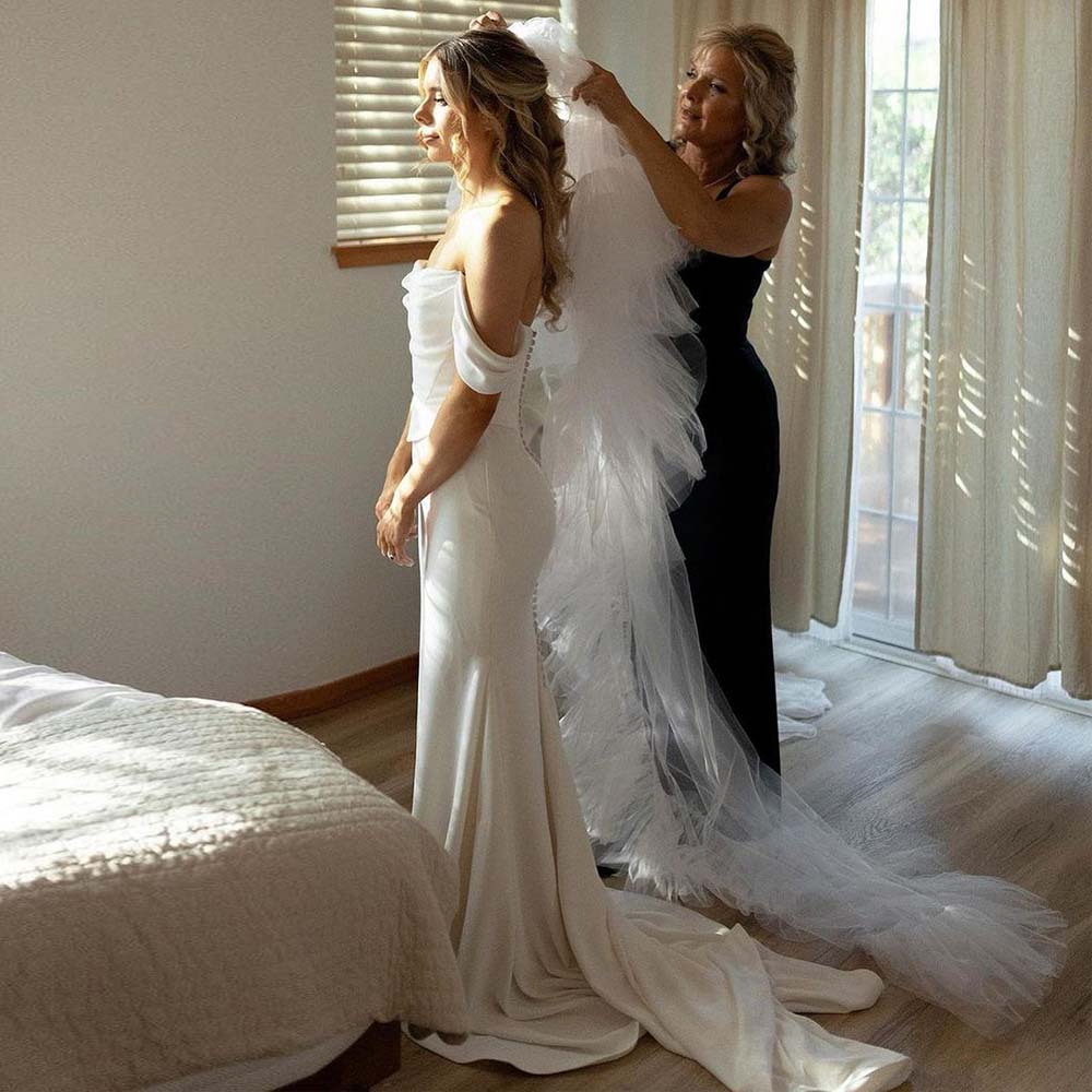 Off the Shoulder Mermaid Wedding Bridal Dresses Pleat Neck Button Back Wedding Gowns Satin Sweep Train Robe De Mariee