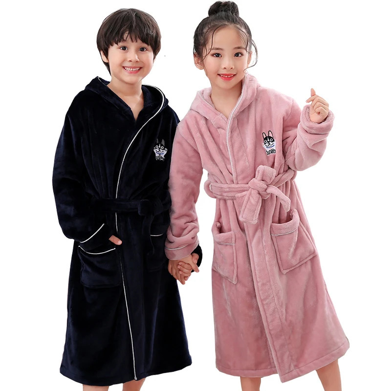 Pajamas Arrival Winter Bathrobe for Children Flannel Warm Lengthen Robe Thicken Hooded Dressing Gown Girl Boys Coral Velvet Pajamas 231031