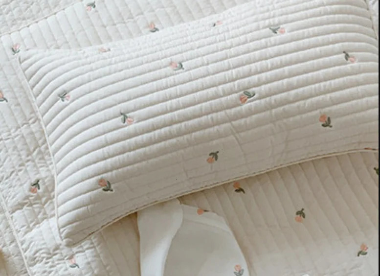 Pillows Fashion Baby Pillow Cotton Breathable Soft born Baby Embroidered Cartoon Bear Oliver Tulip Pillow 231031
