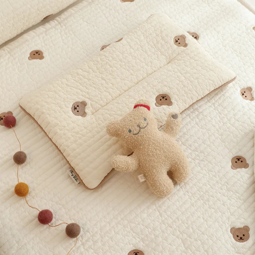 Pillows born Baby Pillow Breathable Cartoon Bear Rabbit Pillow Baby Embroidered Pillow for Children Kids Washable Pillow 40x25cm 231031