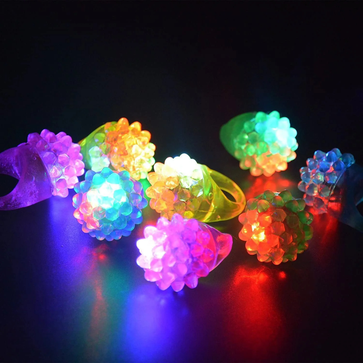Led Rave Toy 10/20/30/40/50/60pcs Glowing Rings LED Light Up Luminous Rings Party Favor Toys Flash Led Lights Glow In The Dark Party Supplies 231030