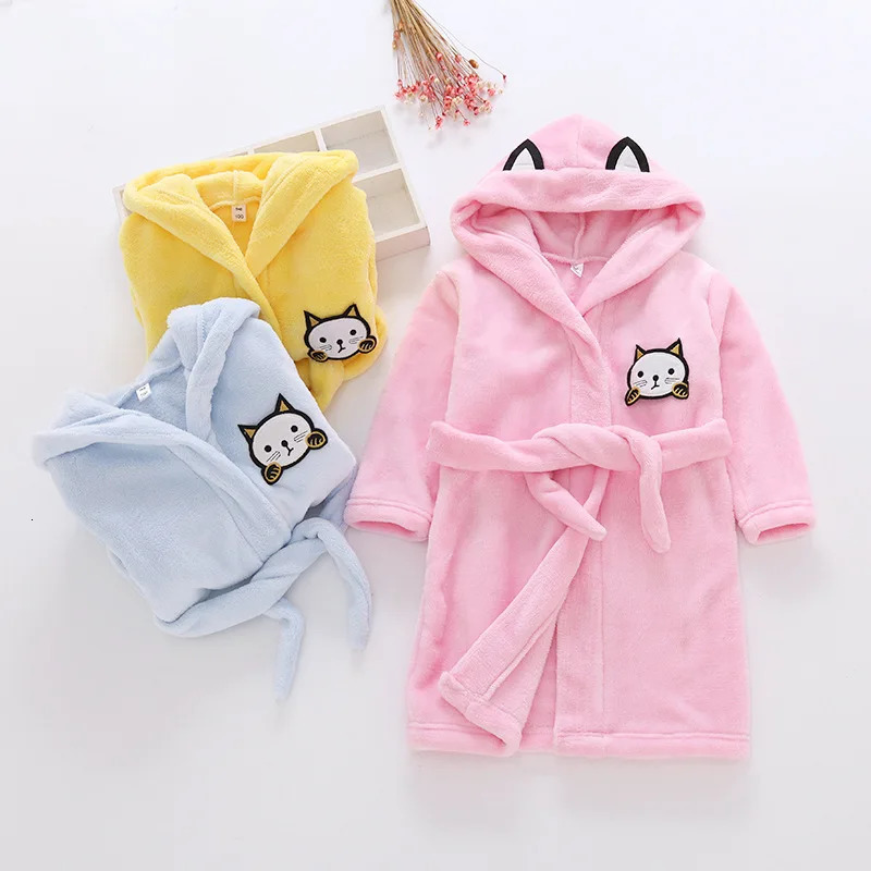 Pajamas Cartoon Kids Robes Flannel Child Boys Girls Robes Lovely Animal Hooded Bath Robes Long Sleeve Baby Boy Bathrobe Child Clothing 231031