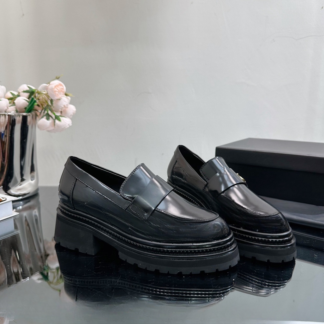 Loafers Leather Luxury Design Shoe Metal Buckle Black Single Shoes EU35-41